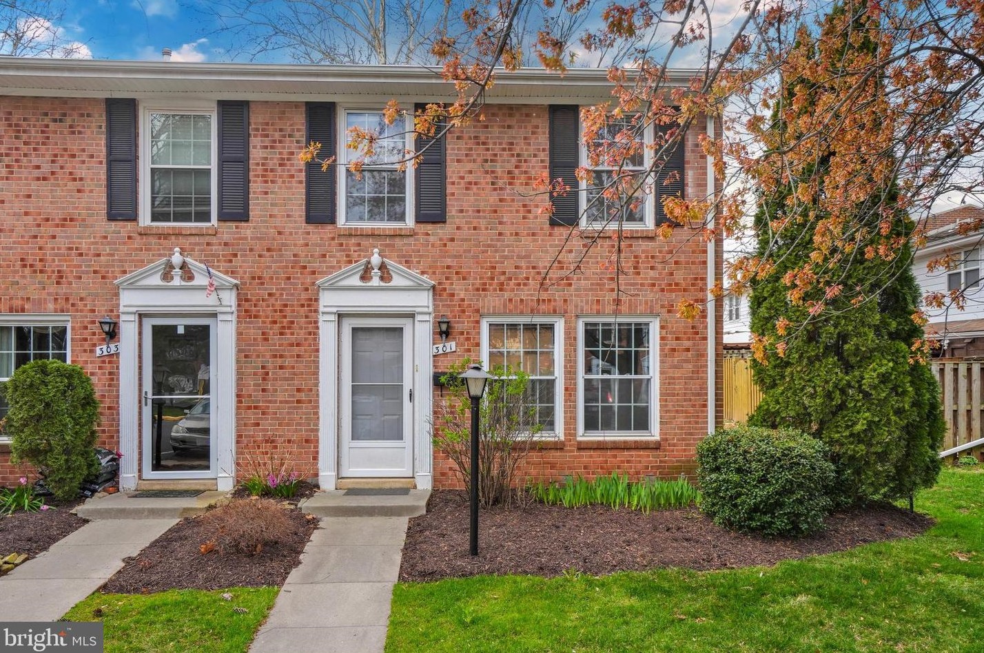301 Cornell Dr, Dulles, VA 20164-5426