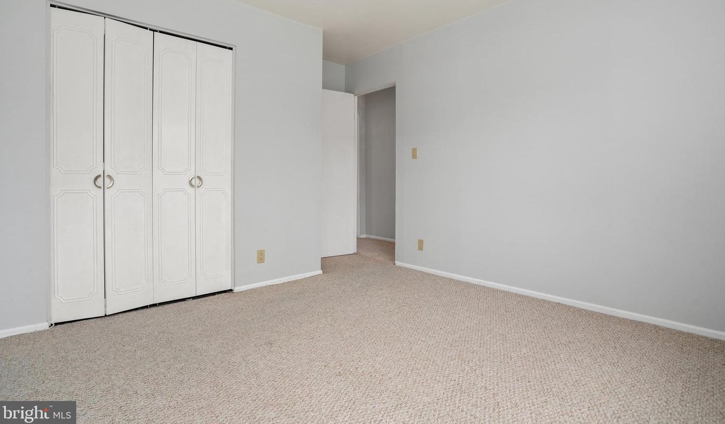 301 Cornell Dr, Dulles VA  20164-5426 exterior