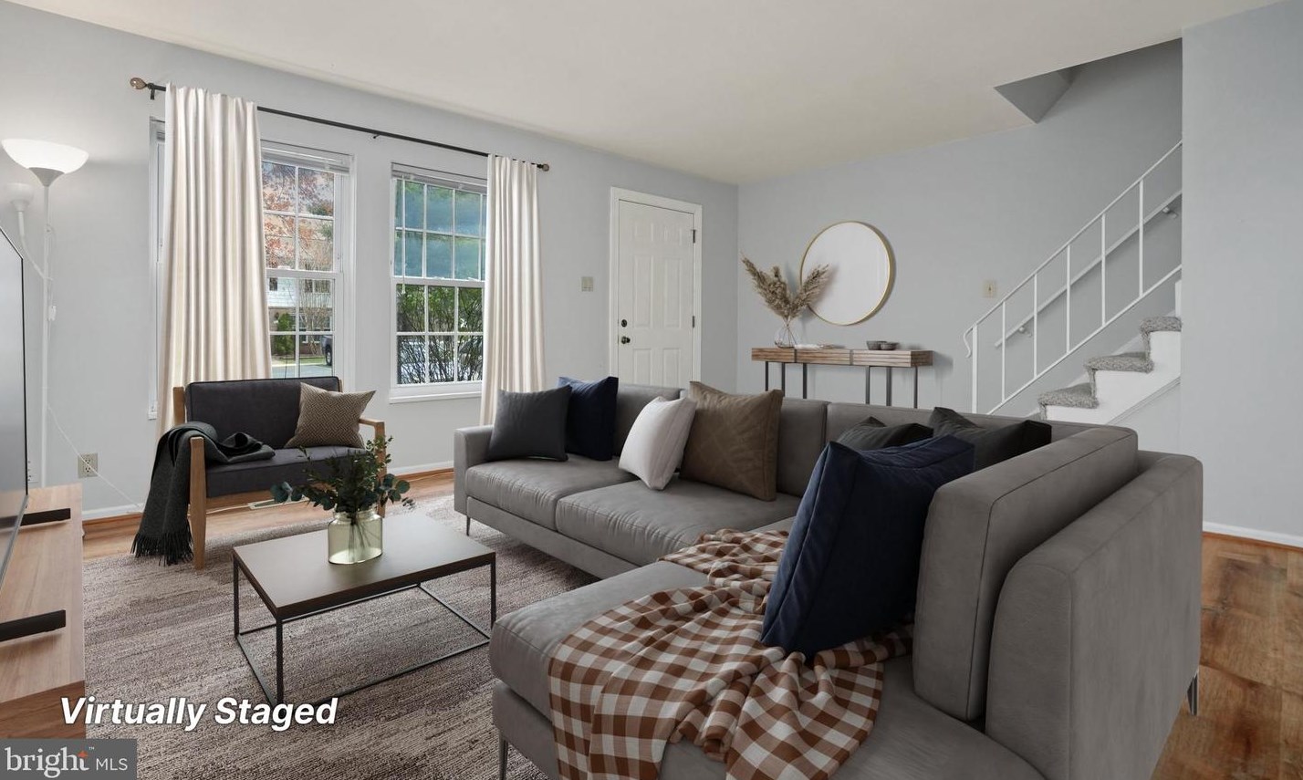 301 Cornell Dr, Dulles VA  20164-5426 exterior