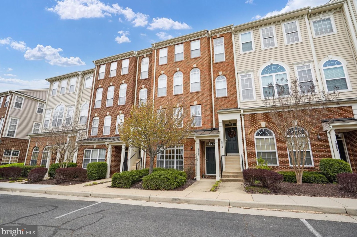 42253 Terrazzo Ter, Stone Ridge, VA 20105-2964