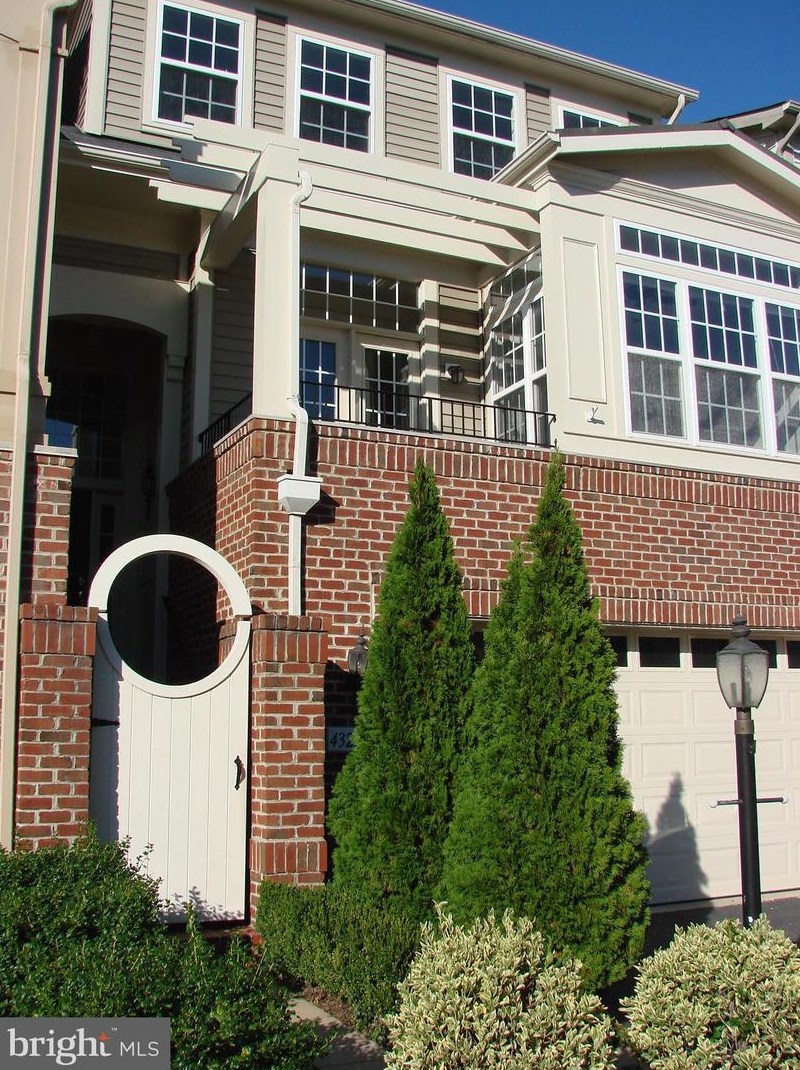 43258 Sunderleigh Sq, Ashburn, VA 20148