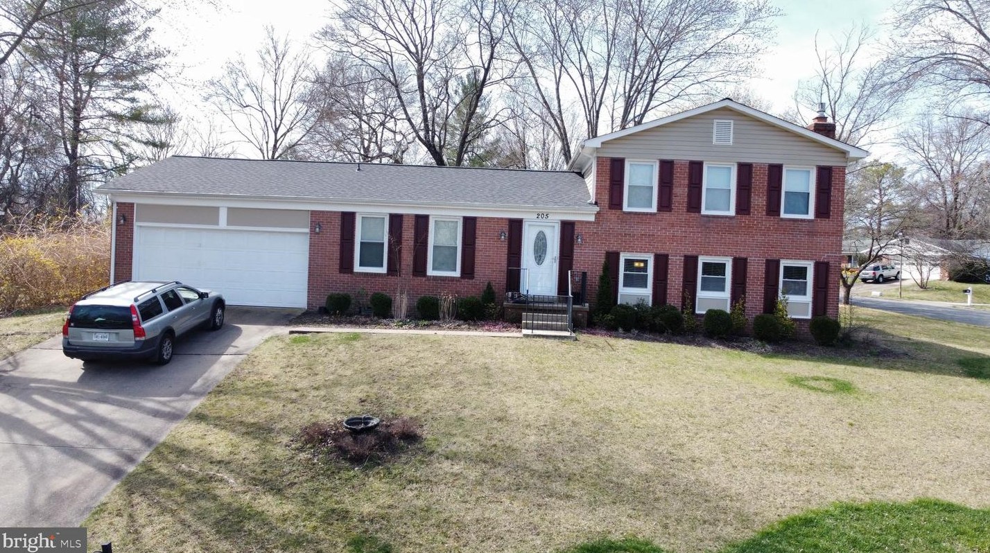205 Country Club Dr Sw, Leesburg, VA 20175