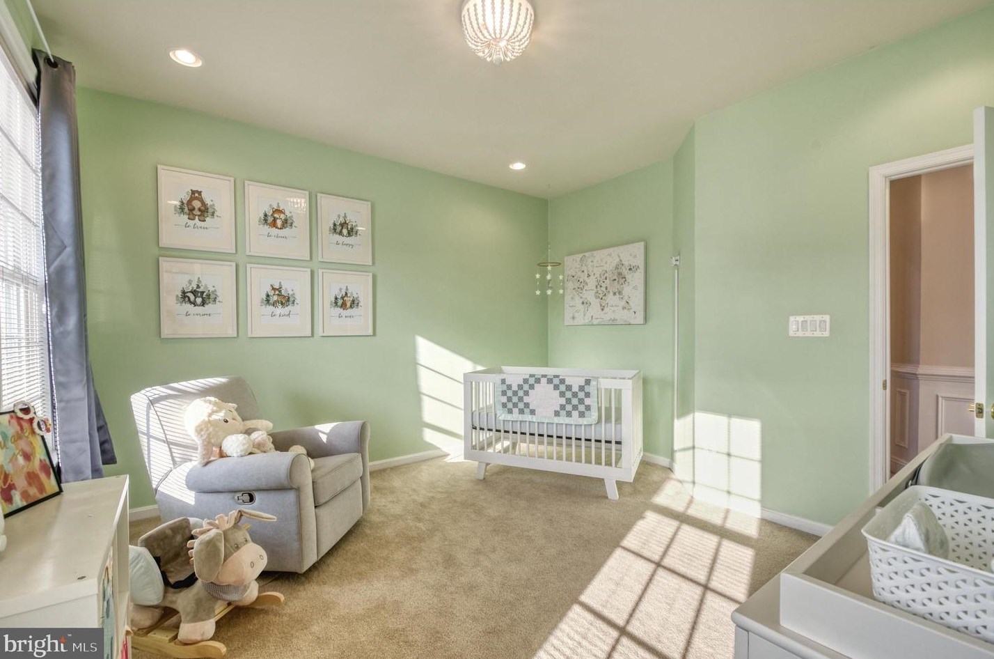 47640 Paulsen Sq, Dulles VA  20165-5193 exterior