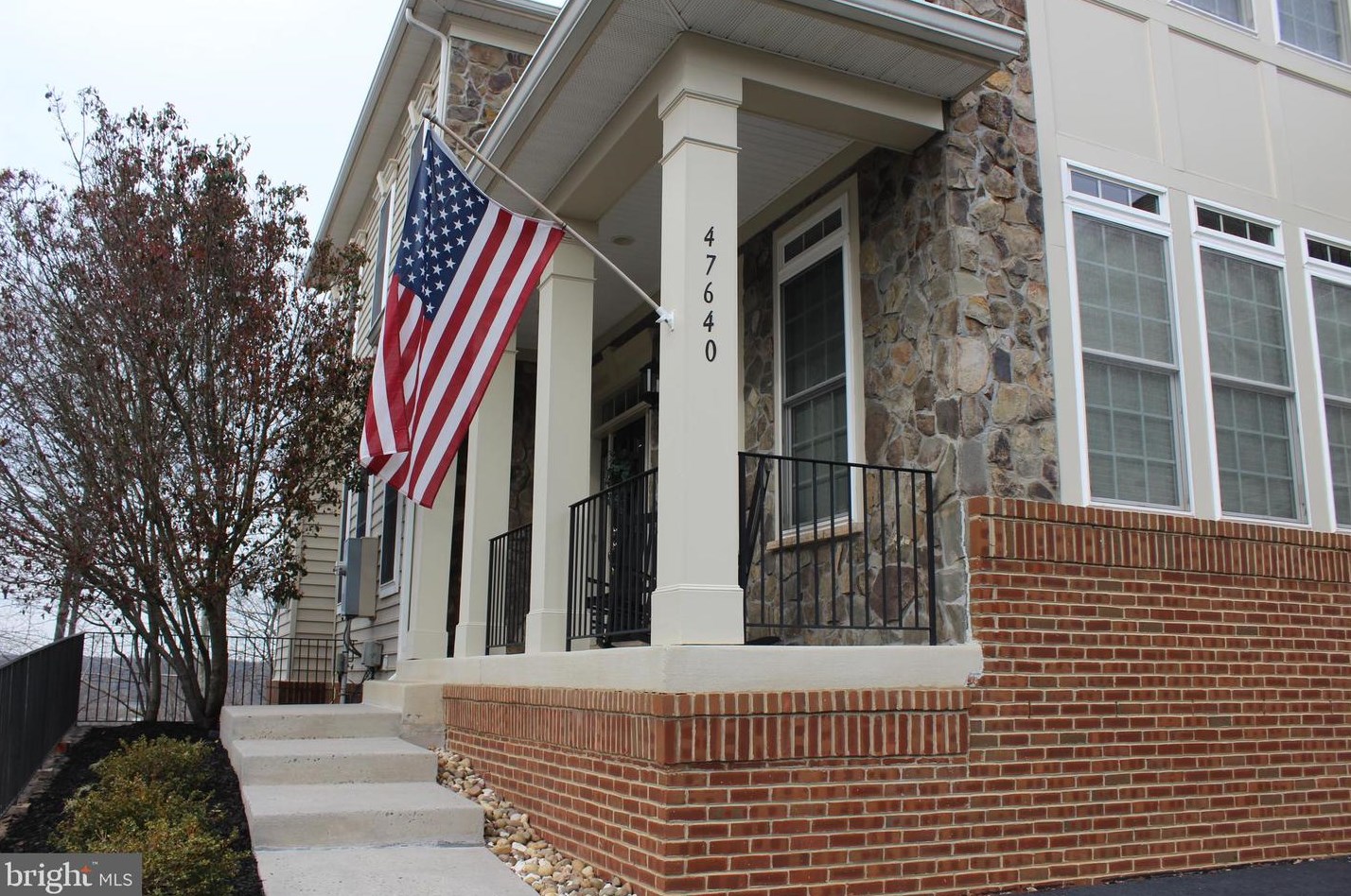 47640 Paulsen Sq, Dulles VA  20165-5193 exterior