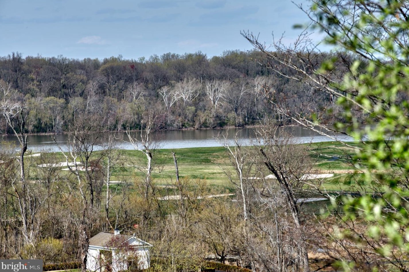 47640 Paulsen Sq, Dulles VA  20165-5193 exterior