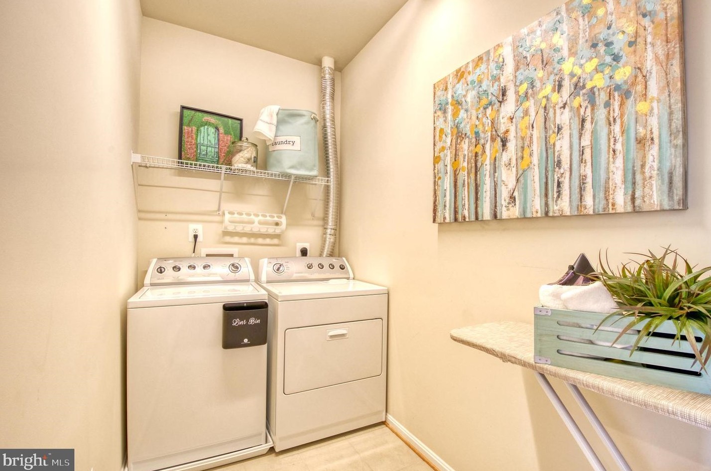 47640 Paulsen Sq, Dulles VA  20165-5193 exterior