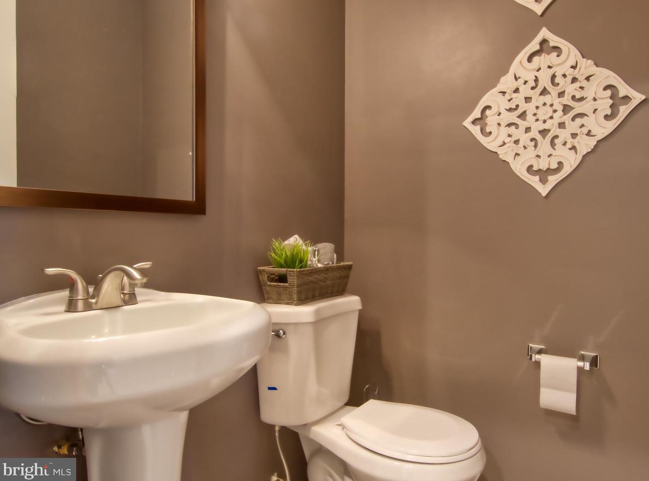 47640 Paulsen Sq, Dulles VA  20165-5193 exterior