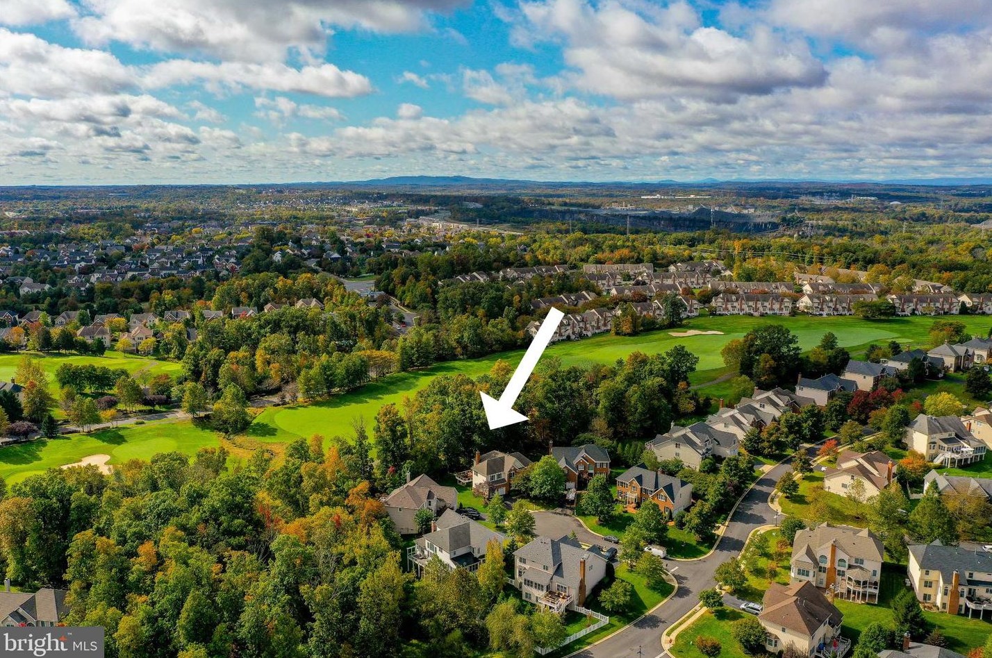 19721 Far Hills Ct, Ashburn, VA 20147-5232