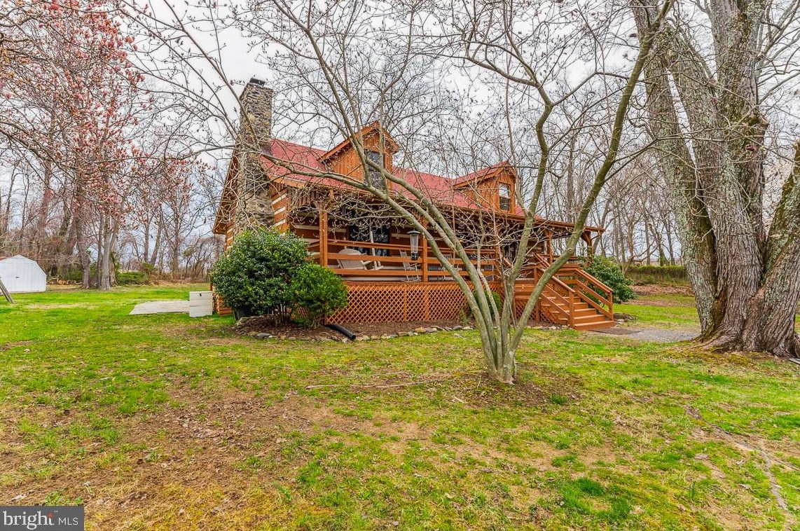 800 S 15th St, Purcellville, VA 20132