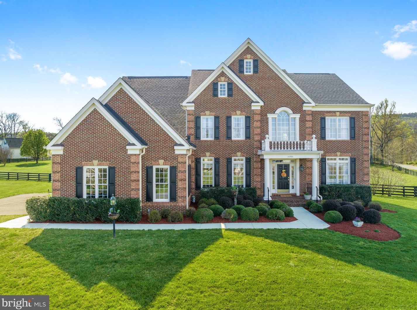 15993 Flagstone Ct, Round Hill, VA 20141