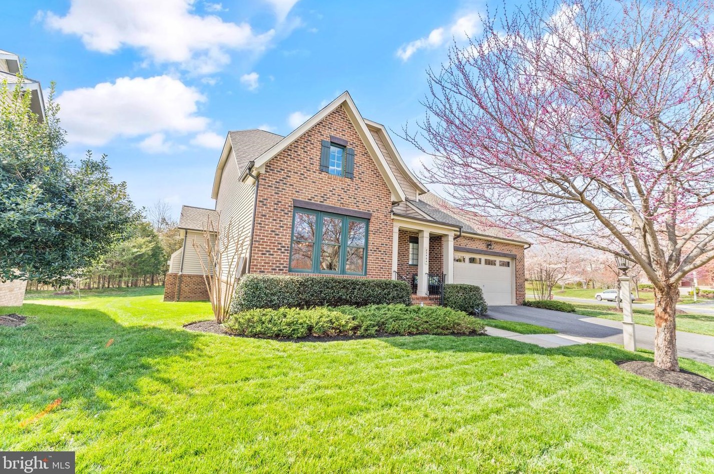 23464 Morning Walk Dr, Ashburn, VA 20148-5711