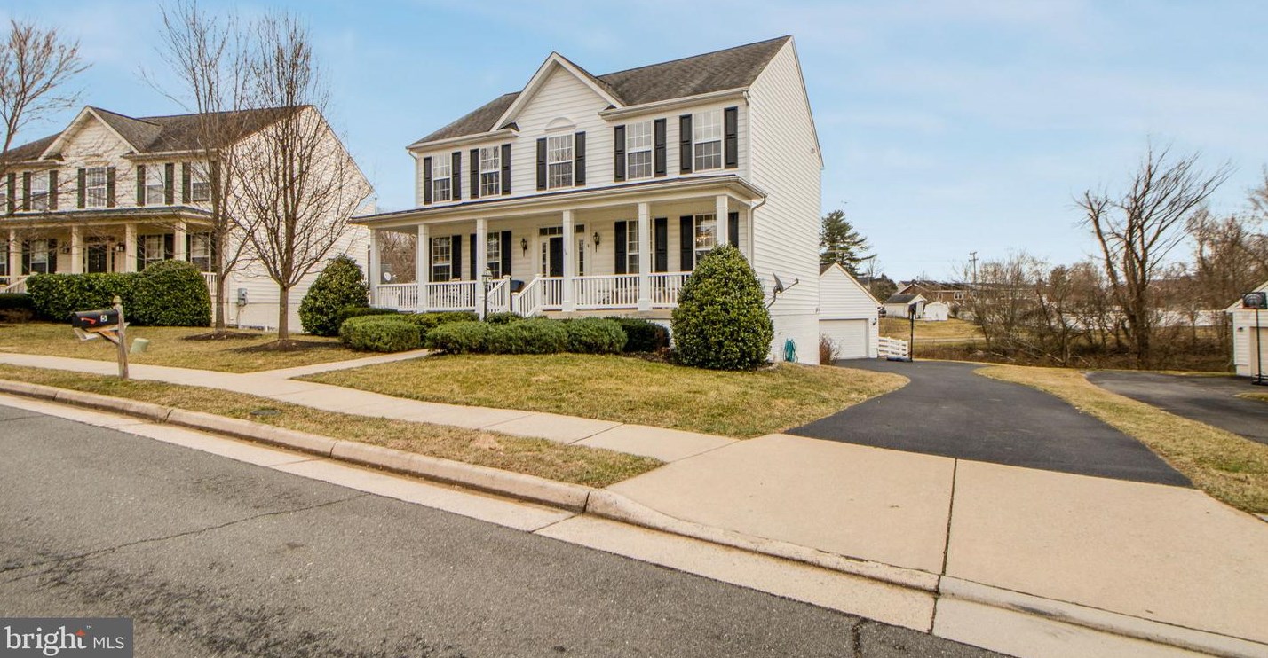 5 Cooper Run St, Lovettsville, VA 20180