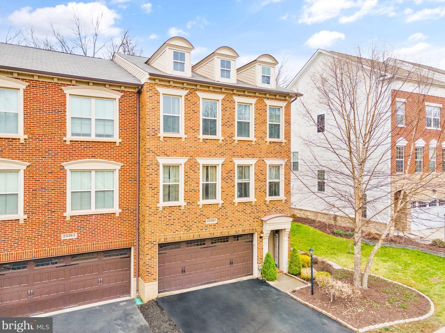 23261 Tradewind Dr, Ashburn, VA 20148