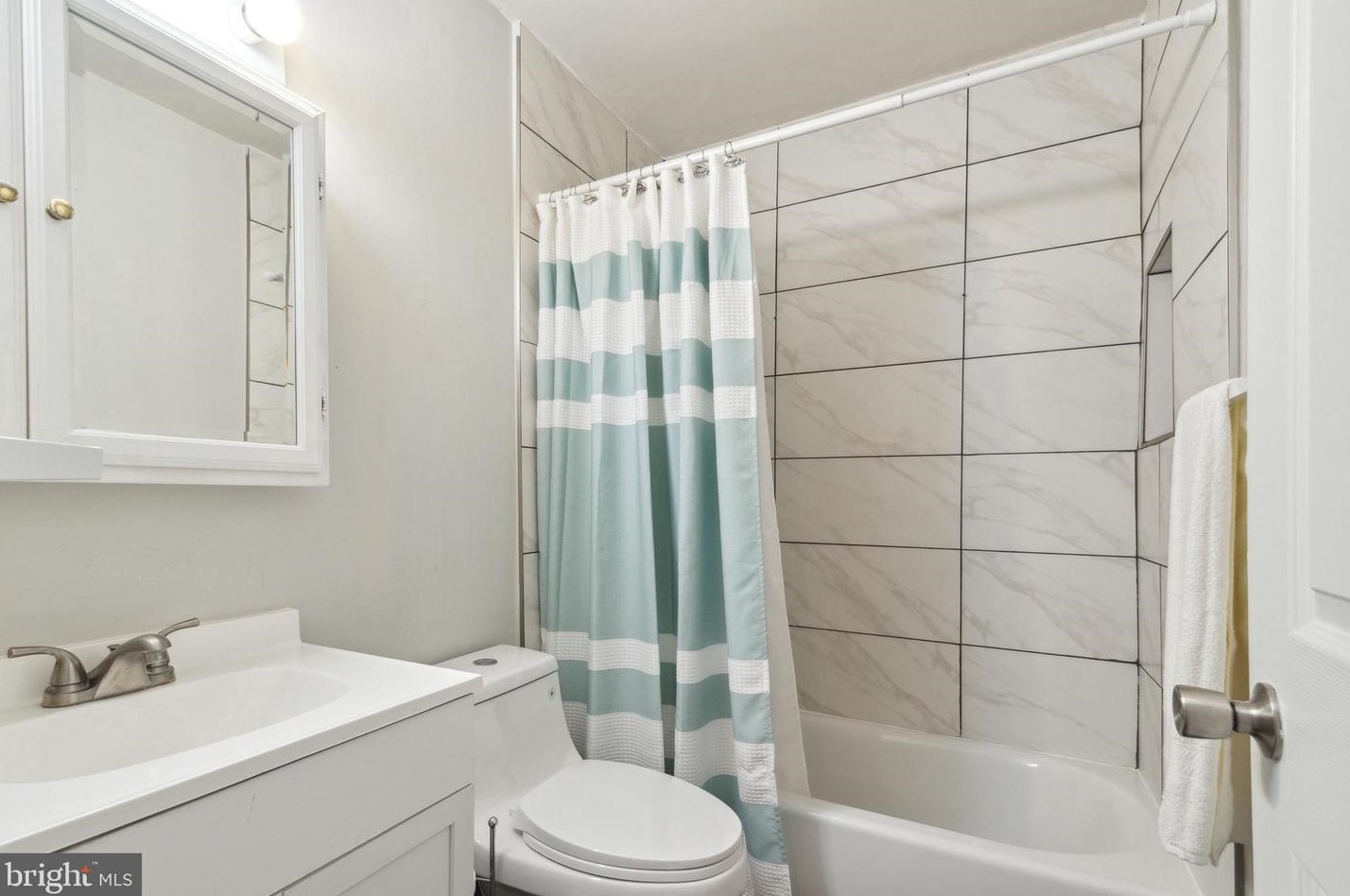 807 Concord Ct, Dulles VA  20164-4212 exterior