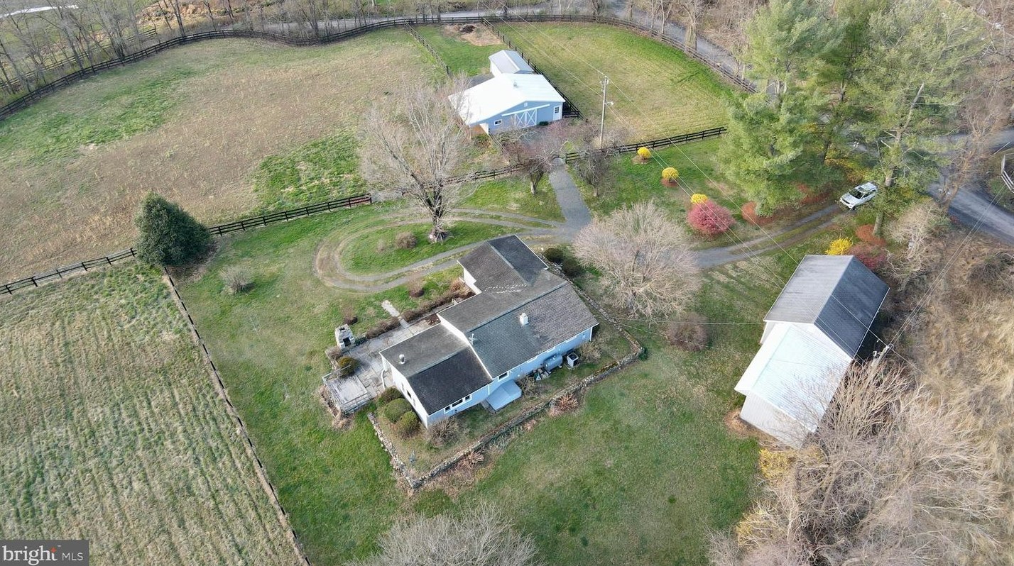 18644 Foundry Rd, Hamilton, VA 20158