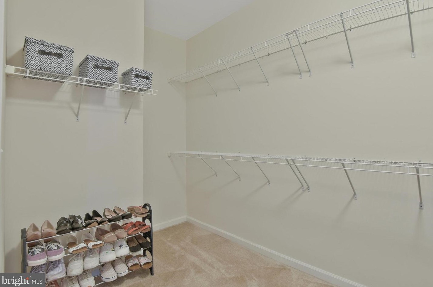 25898 Racing Sun Dr, Stone Ridge VA  20105 exterior