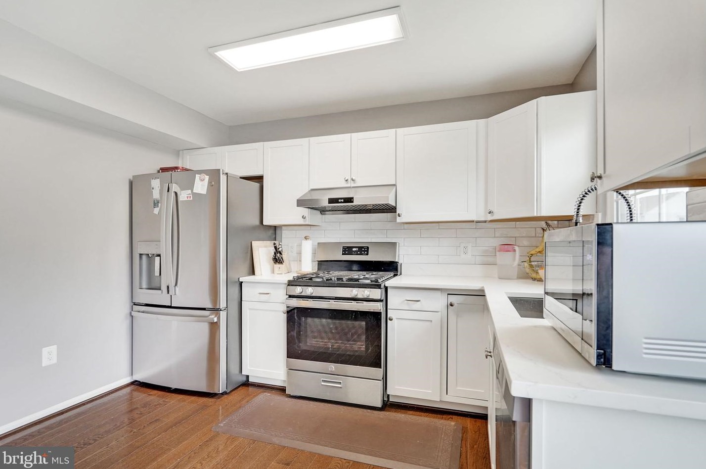 46665 Turnstone Sq, Sterling VA  20164-7025 exterior