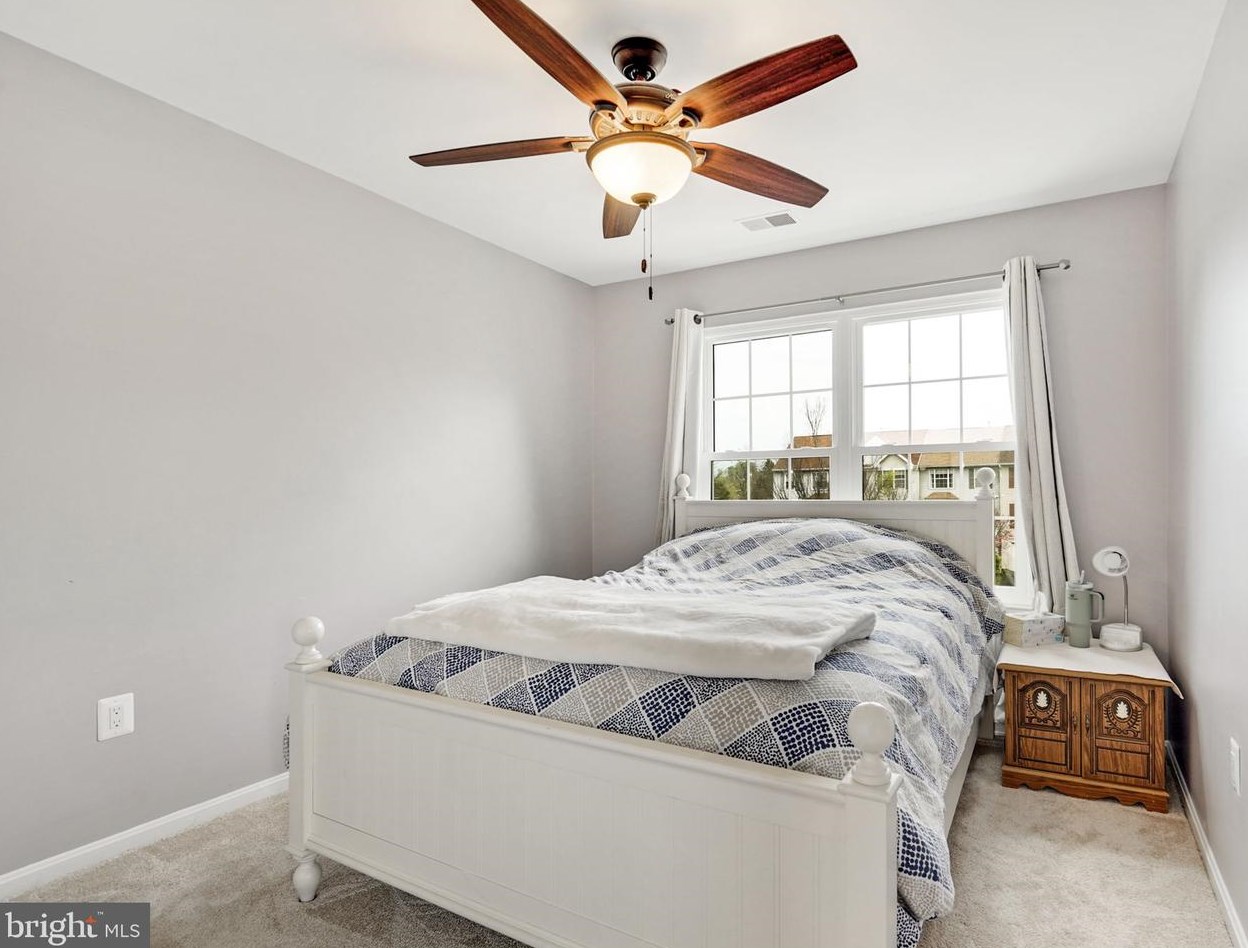 46665 Turnstone Sq, Sterling VA  20164-7025 exterior