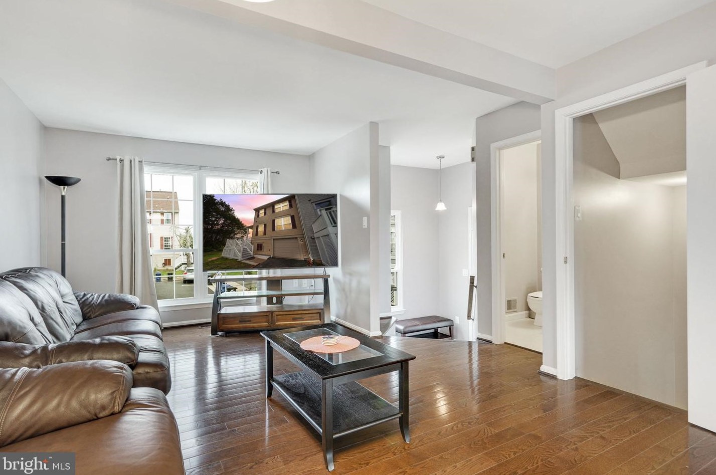 46665 Turnstone Sq, Sterling VA  20164-7025 exterior