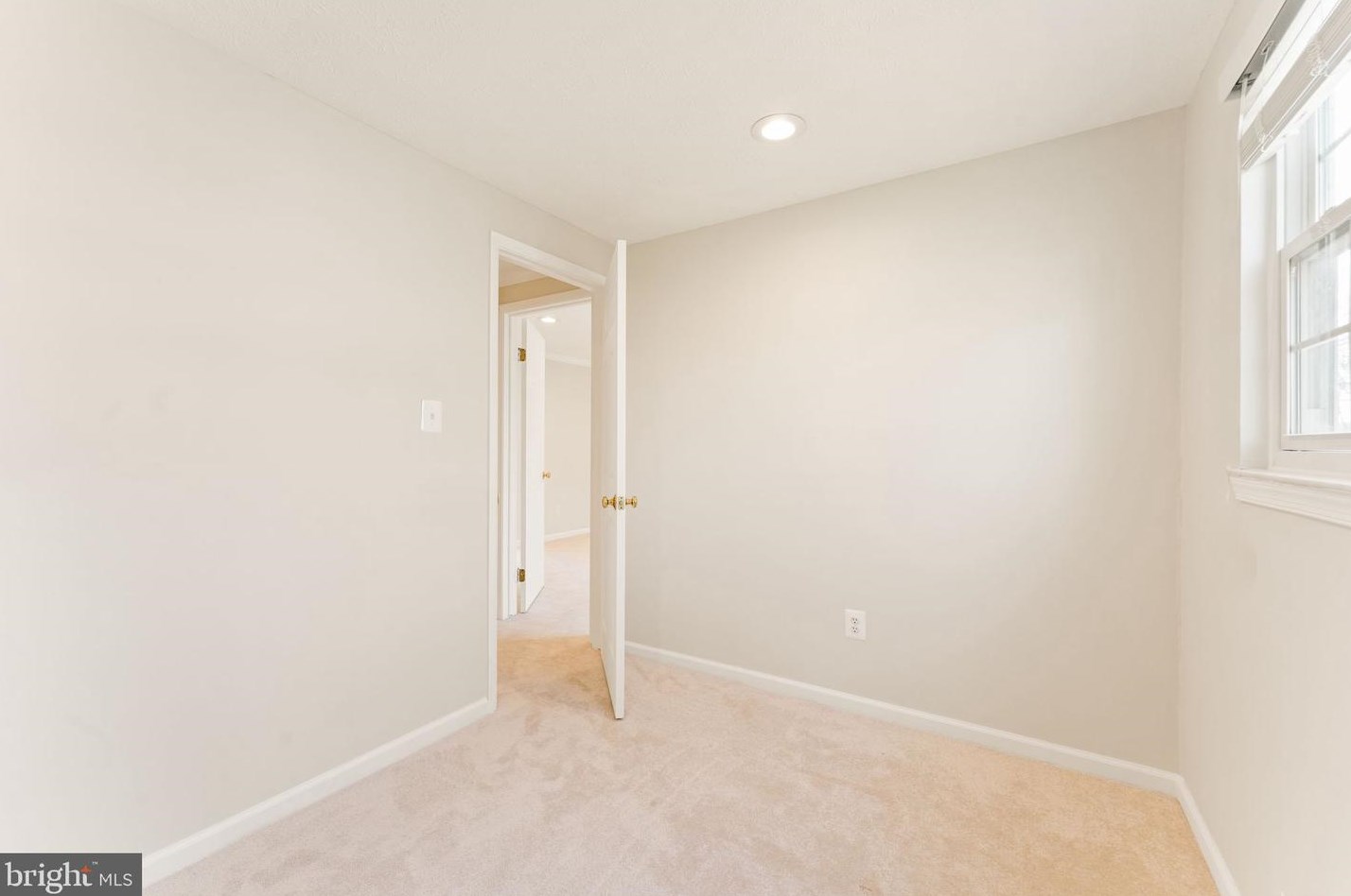 111 Gold Thorn Way, Dulles VA  20164-2816 exterior