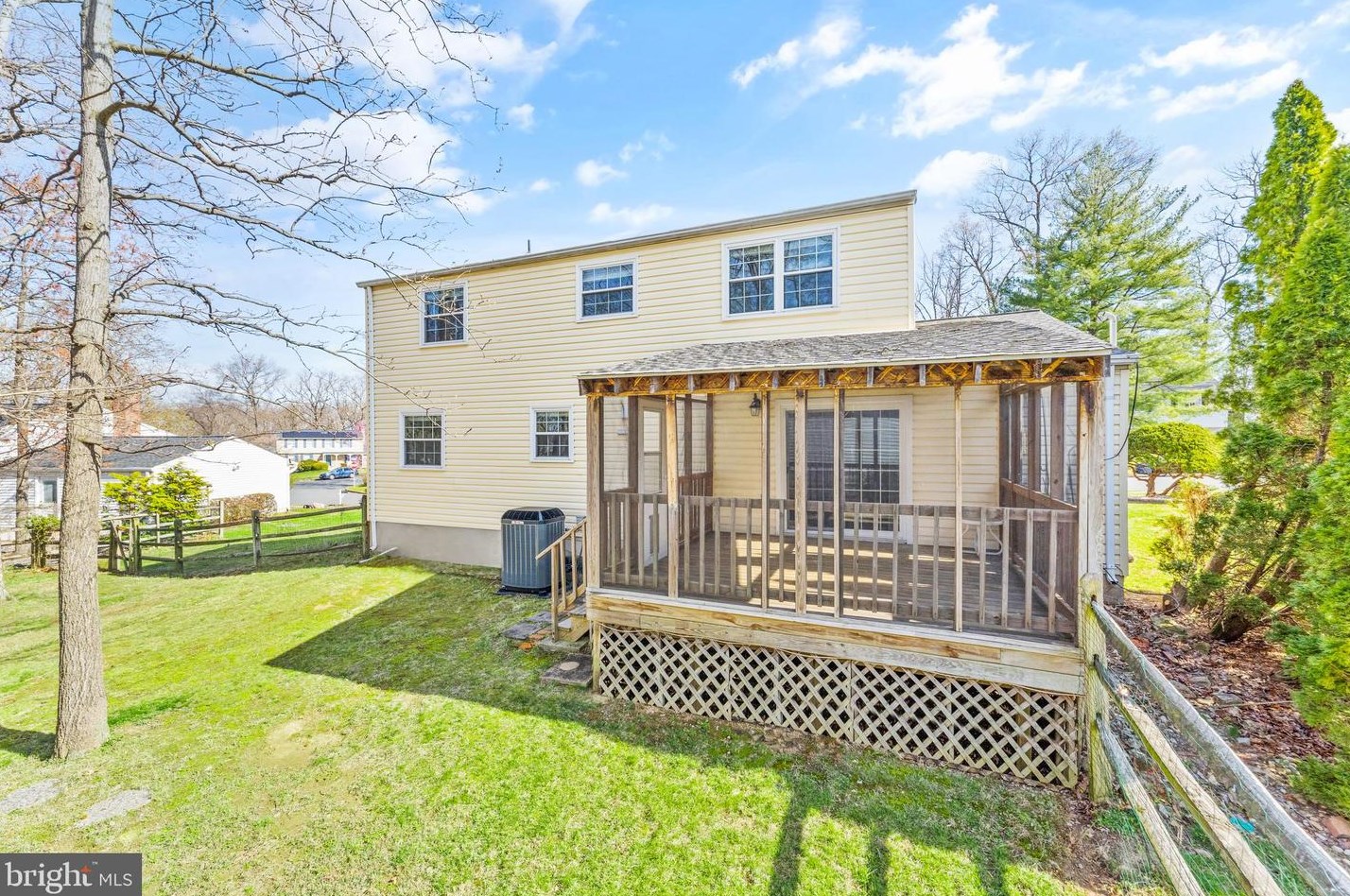 111 Gold Thorn Way, Dulles VA  20164-2816 exterior