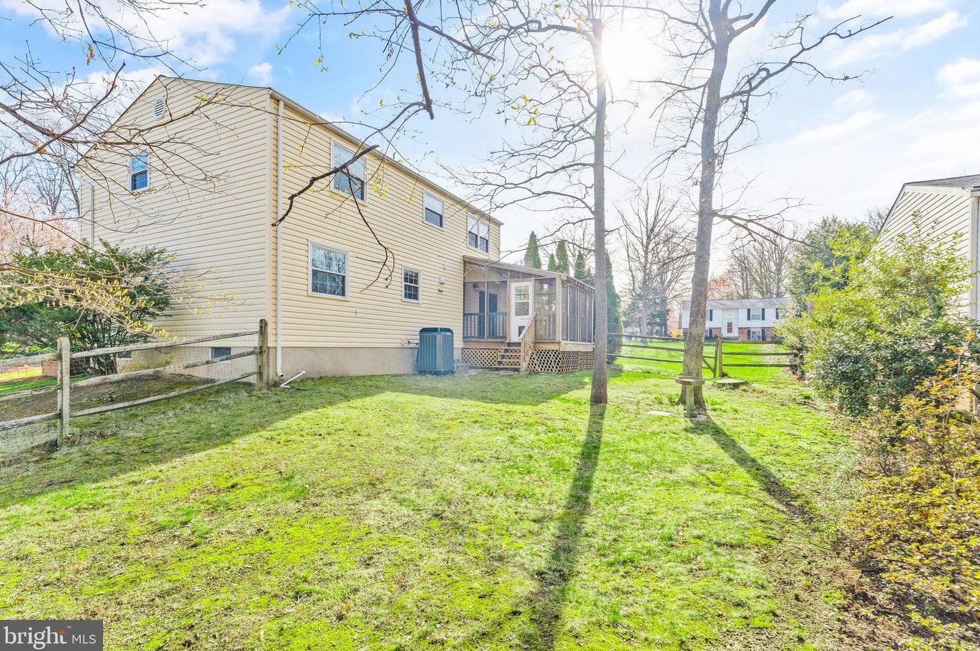 111 Gold Thorn Way, Dulles VA  20164-2816 exterior