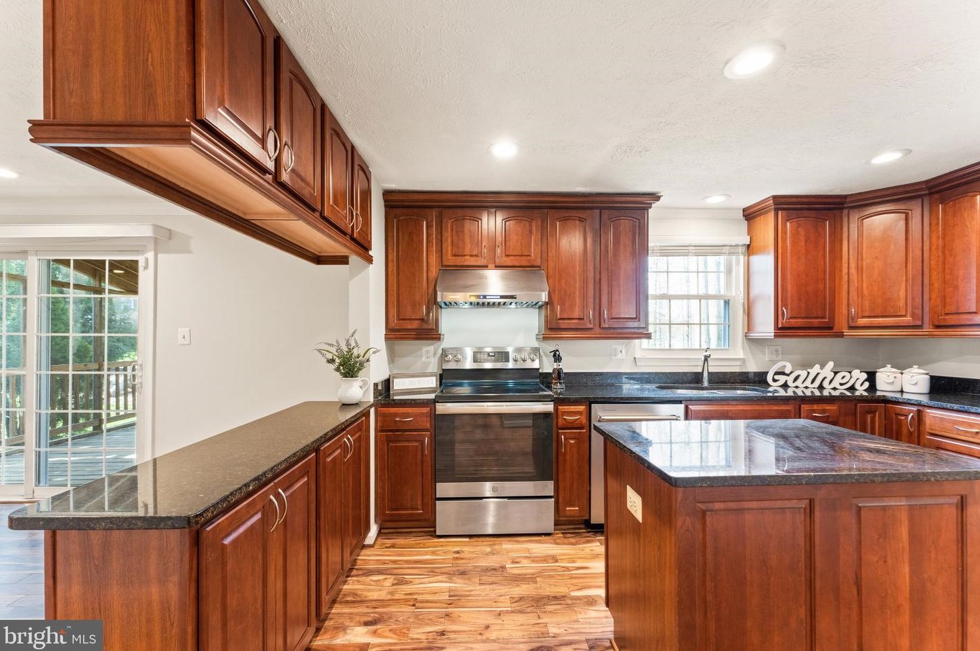 111 Gold Thorn Way, Dulles VA  20164-2816 exterior