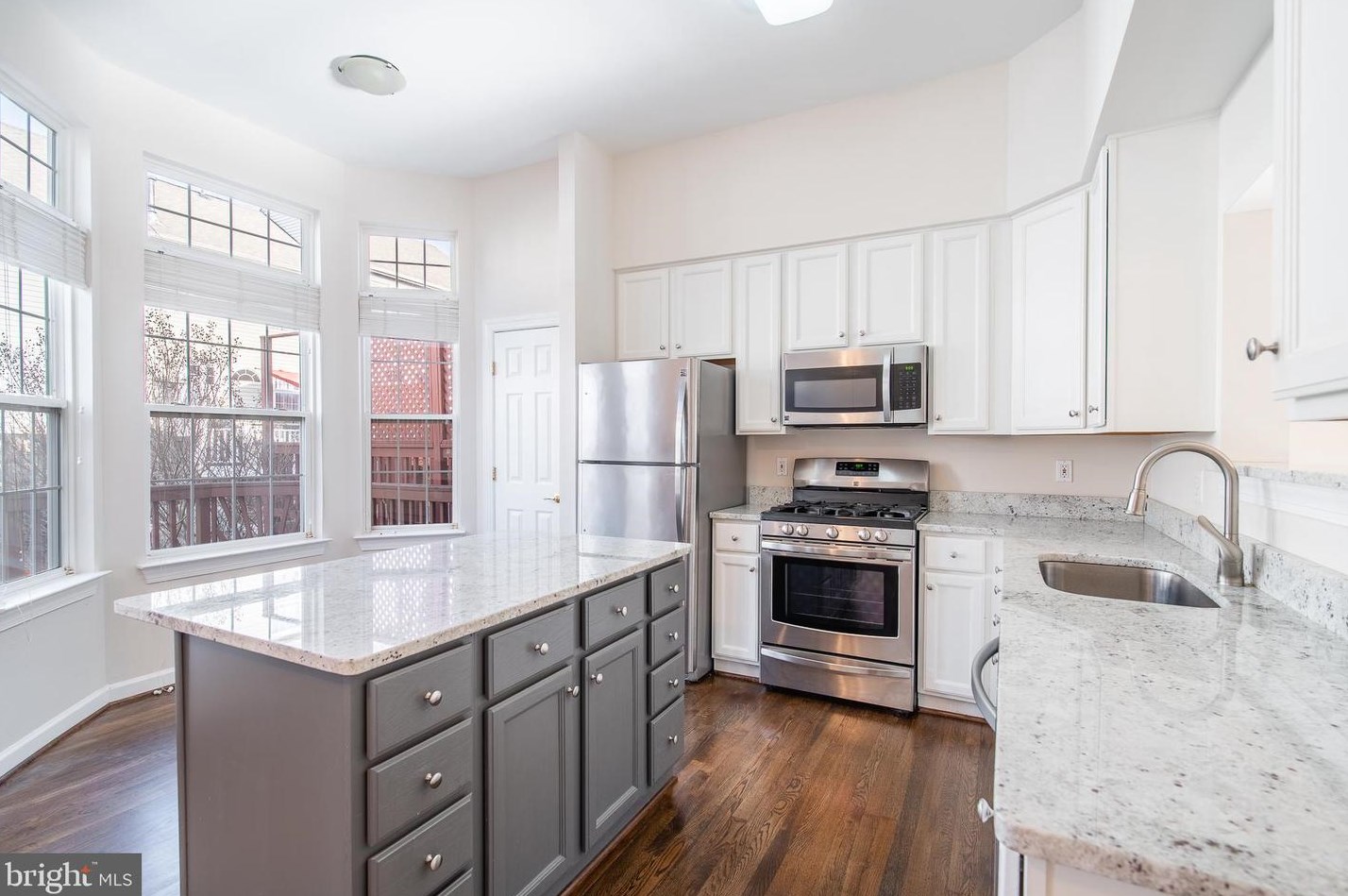 47623 Weatherburn Ter, Dulles VA  20165-4741 exterior