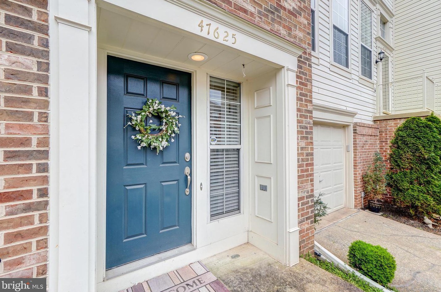 47625 Sandbank Sq, Dulles VA  20165-7465 exterior