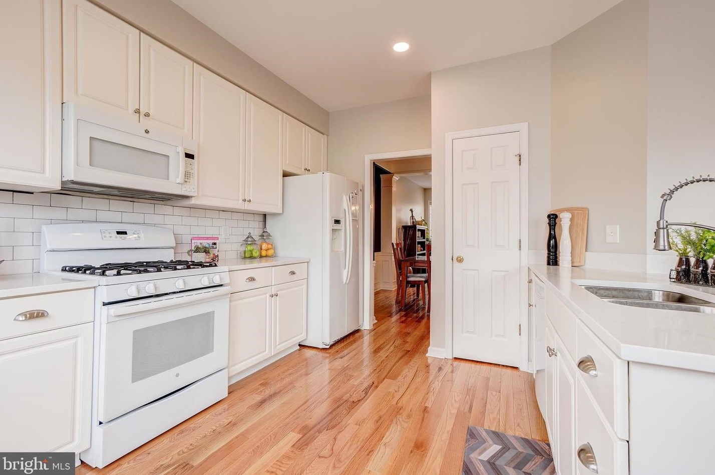 47625 Sandbank Sq, Dulles VA  20165-7465 exterior