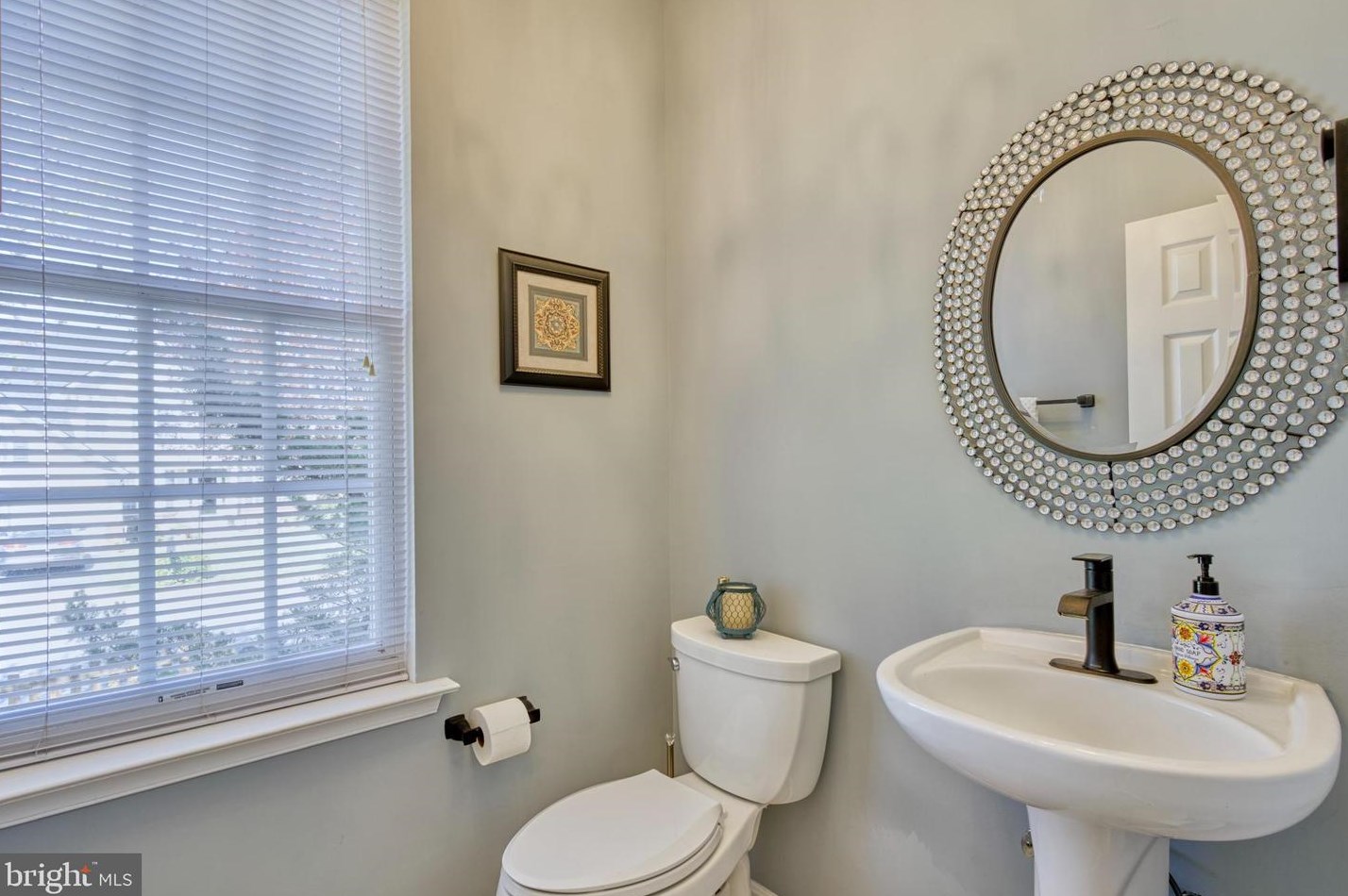 24765 Stone Pillar Dr, Stone Ridge VA  20105-2953 exterior