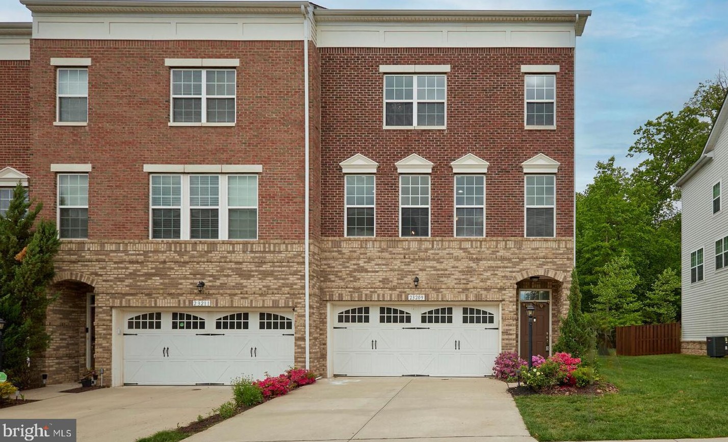23209 Tradewind Dr, Ashburn, VA 20148