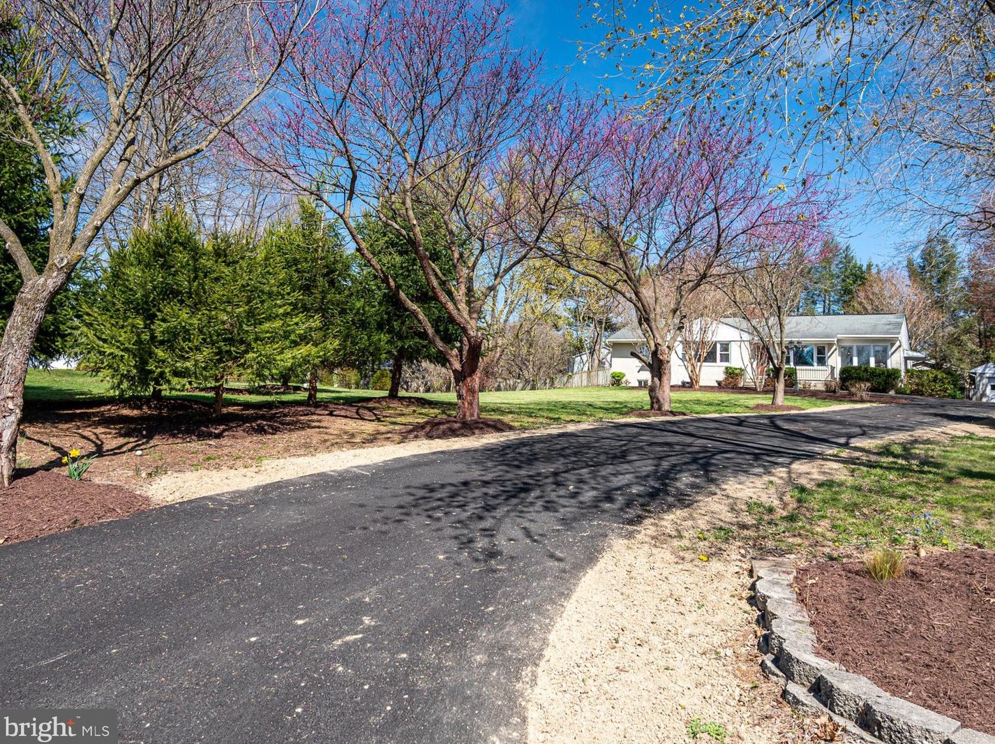 521 S Nursery Ave, Purcellville, VA 20132