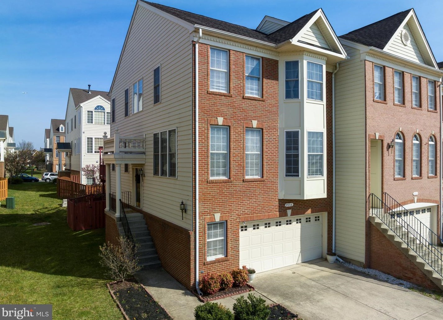 25316 Nesting Sq, Fairfax, VA 20152-6618