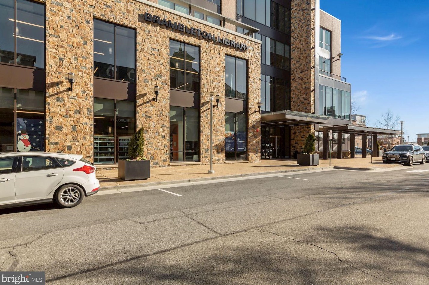 42489 Magellan Sq, Ashburn VA  20148-5609 exterior