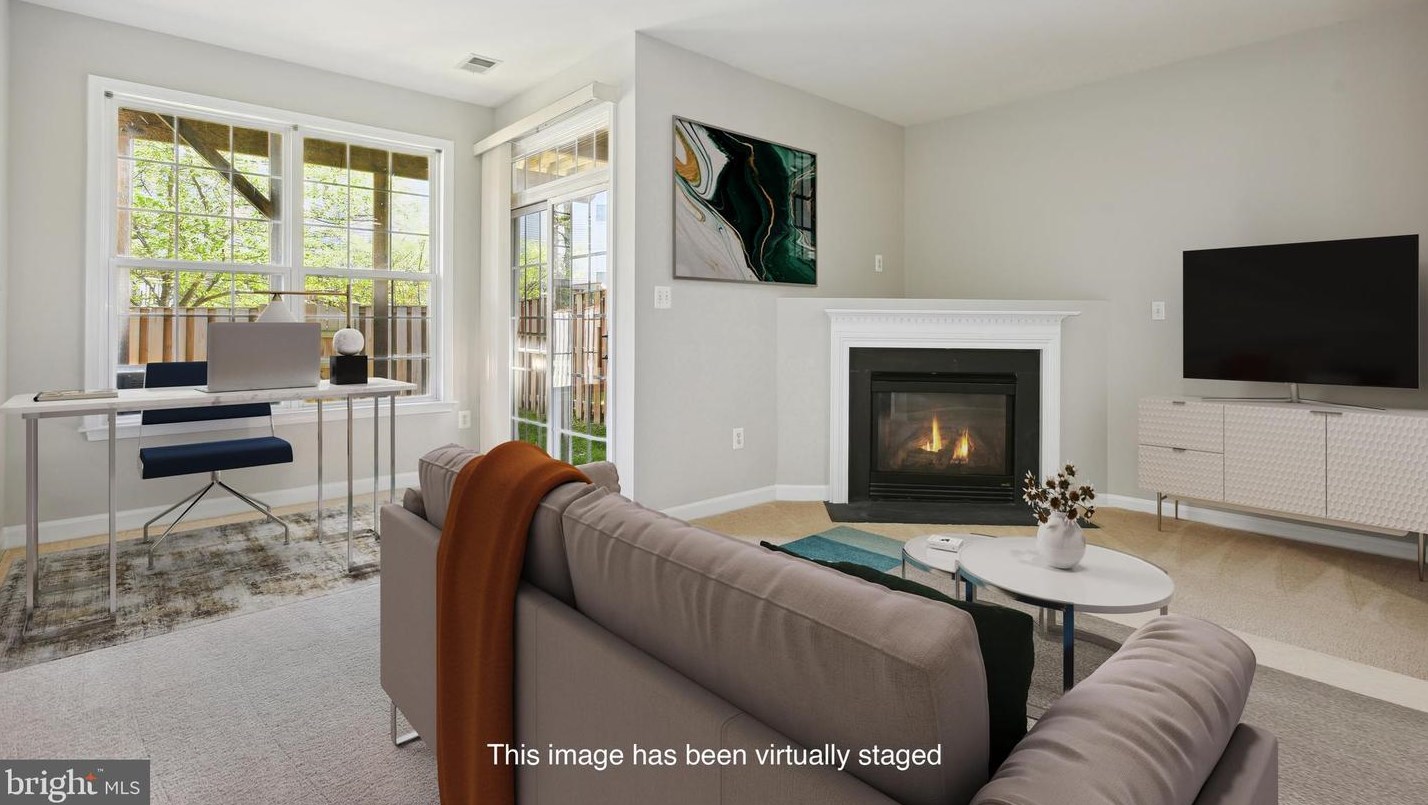 42489 Magellan Sq, Ashburn VA  20148-5609 exterior