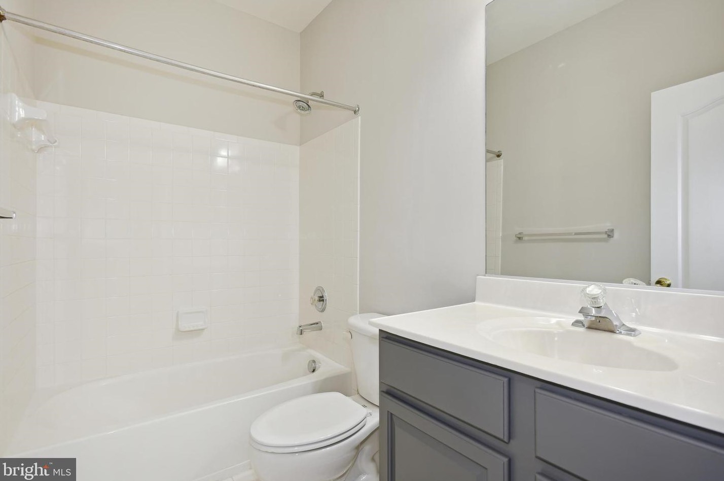 42489 Magellan Sq, Ashburn VA  20148-5609 exterior