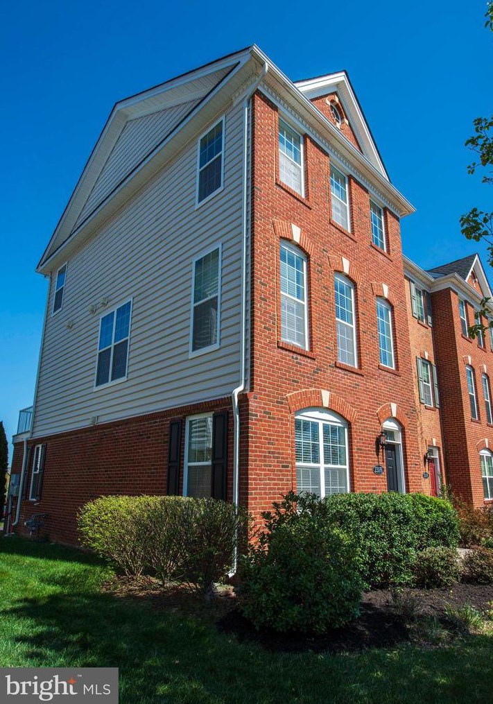 23176 Flora Mure Dr, Ashburn, VA 20148-7053
