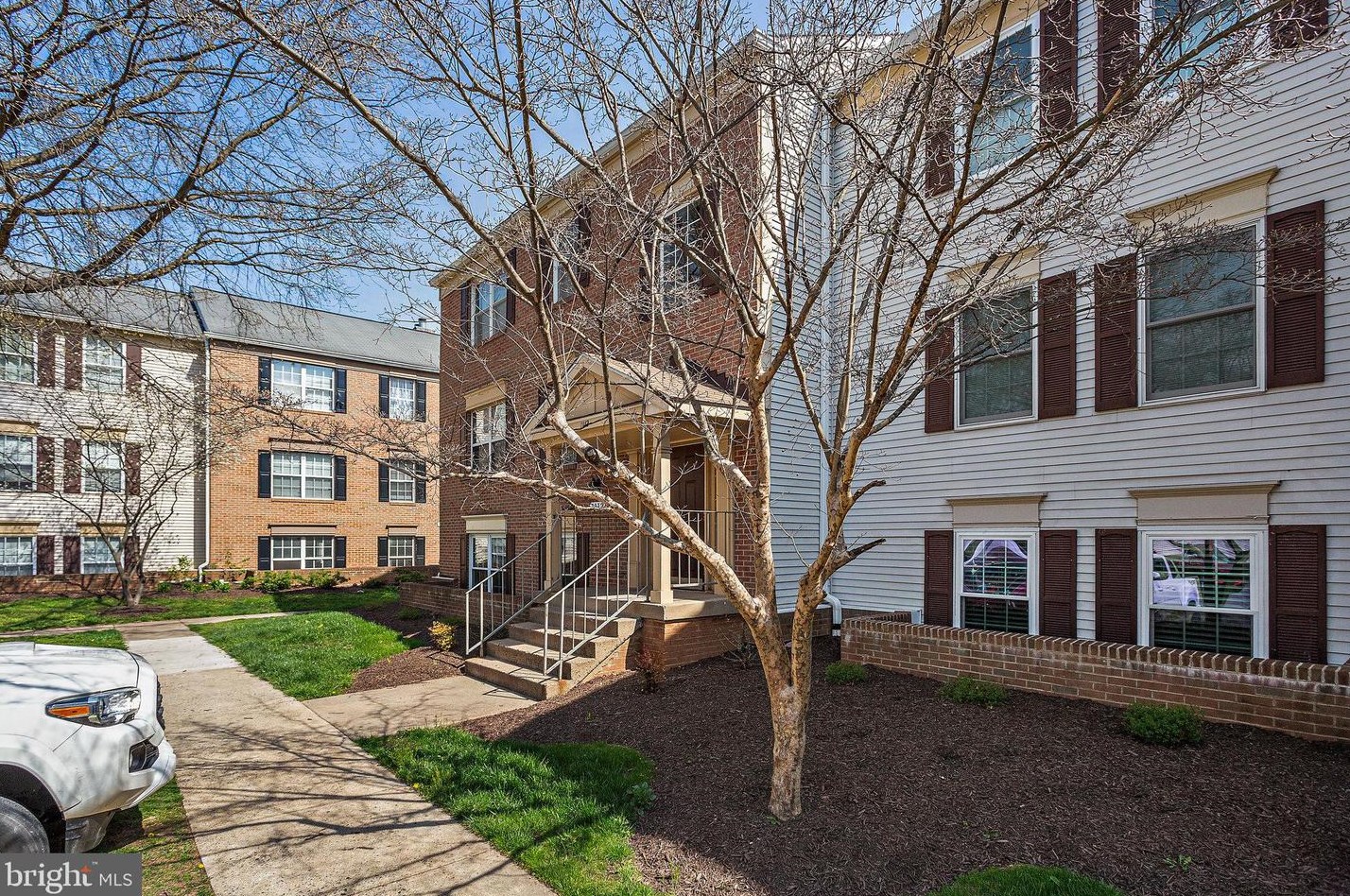 1112 Huntmaster Terrace Ne #101, Leesburg, VA 20176