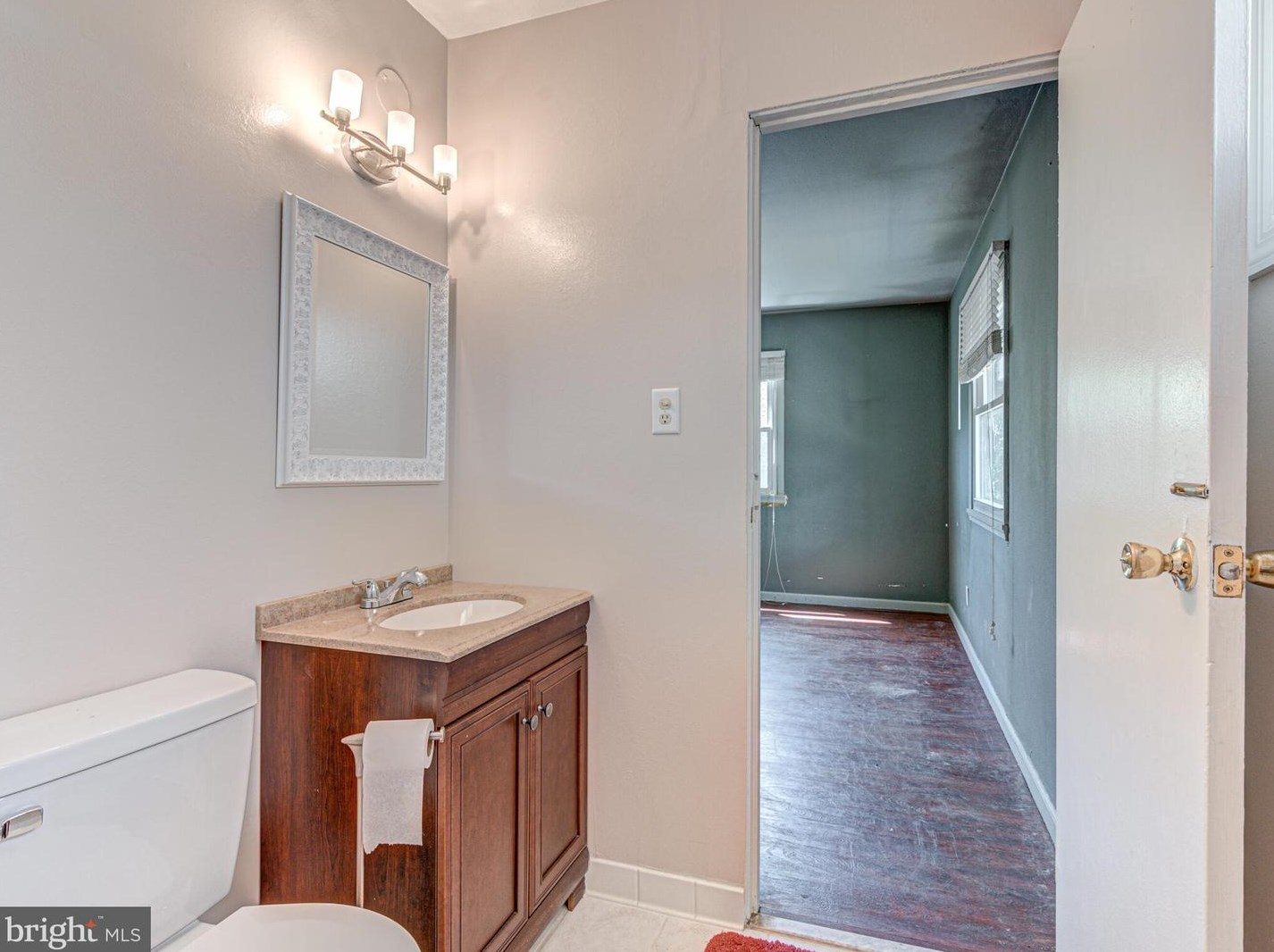 204 Joshua Ct, Dulles VA 20164-4622 exterior