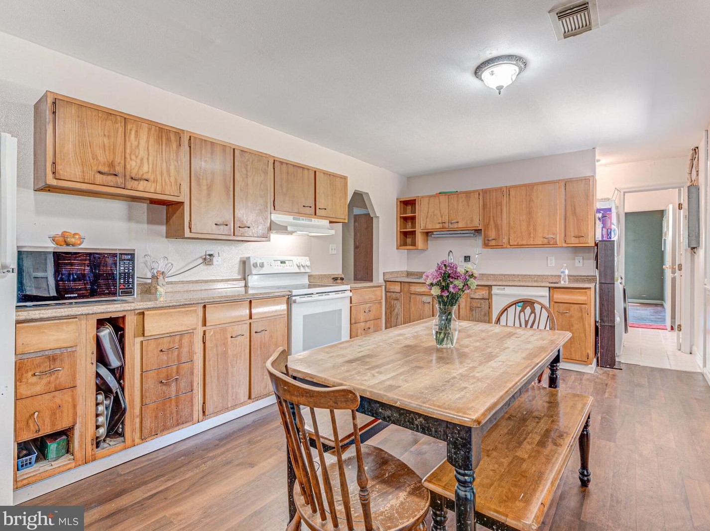 204 Joshua Ct, Dulles VA 20164-4622 exterior