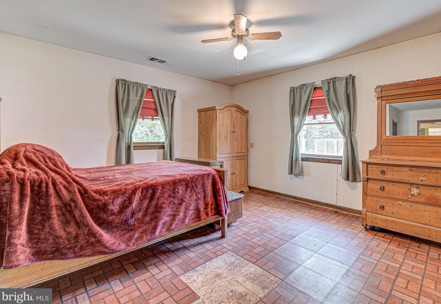 204 Joshua Ct, Dulles VA 20164-4622 exterior