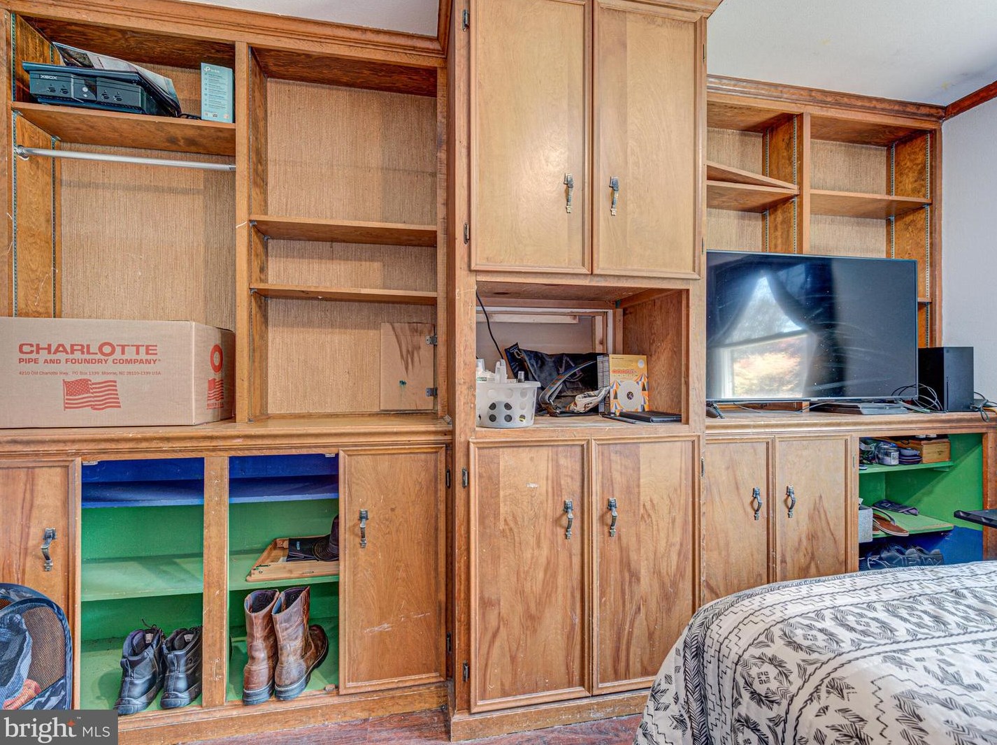 204 Joshua Ct, Dulles VA 20164-4622 exterior