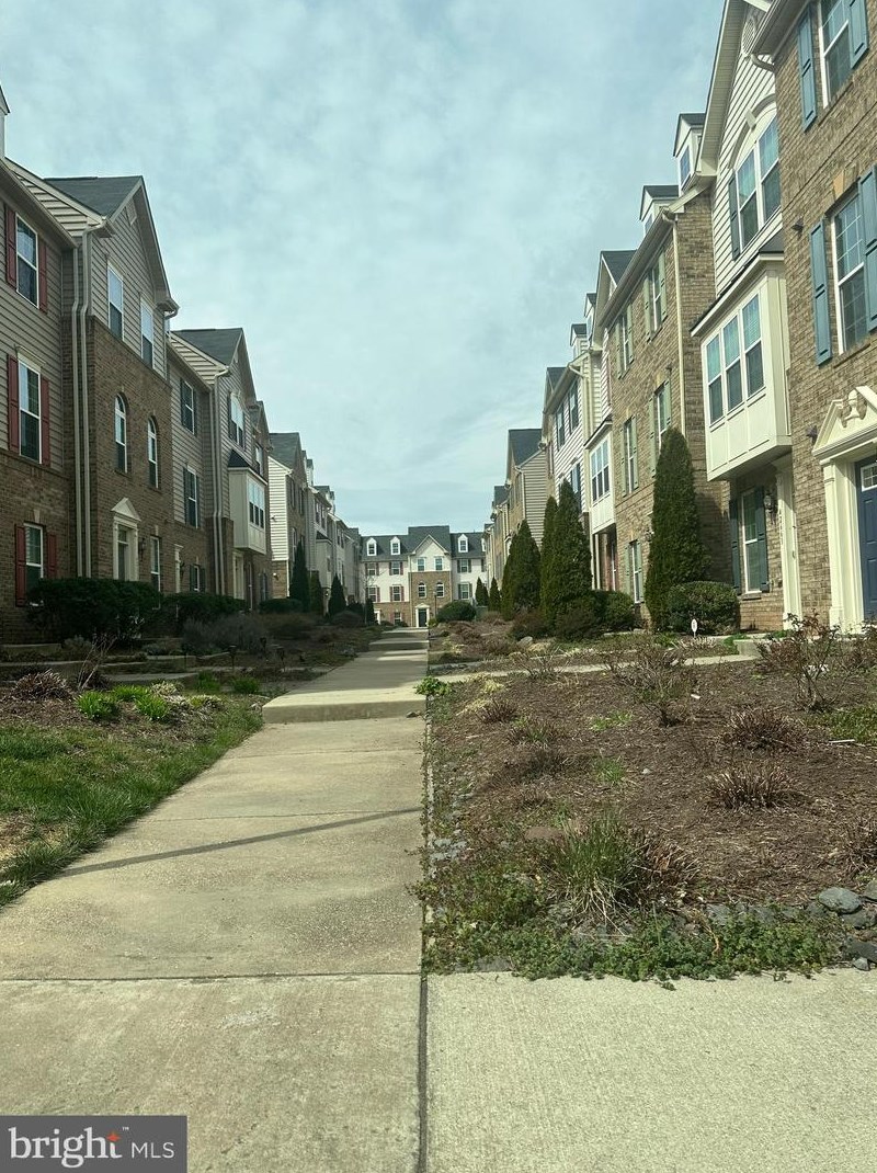 42634 Drazenovich Epoch Ter, Dulles VA  20166-2605 exterior