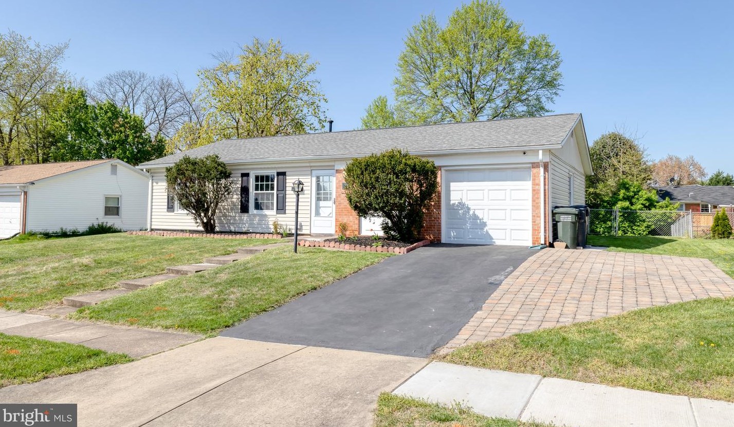 803 Maple Ave, Dulles, VA 20164-3329