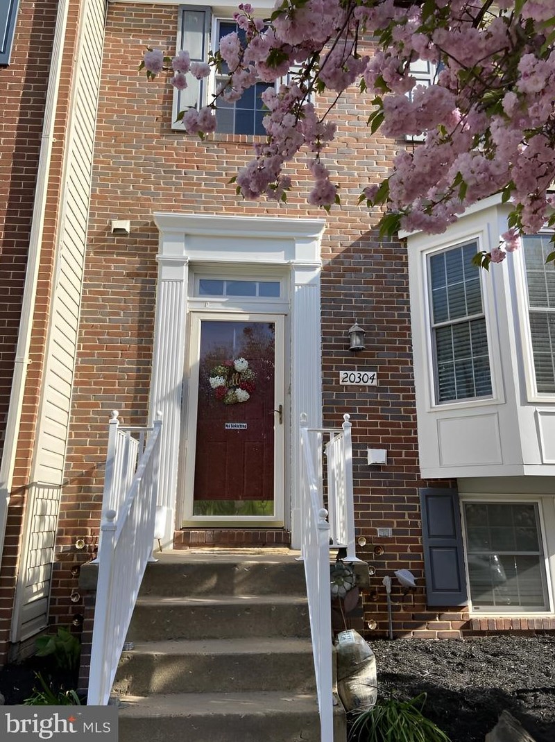 20304 Burnley Sq, Dulles, VA 20165-6454