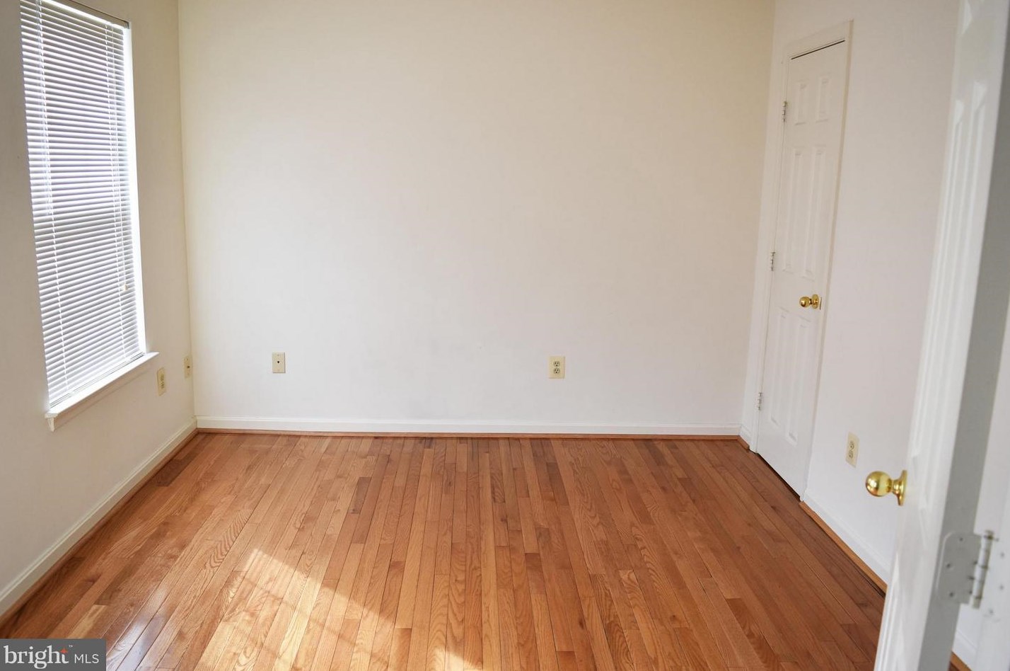 22927 Benson Ter, Dulles VA  20166-4337 exterior