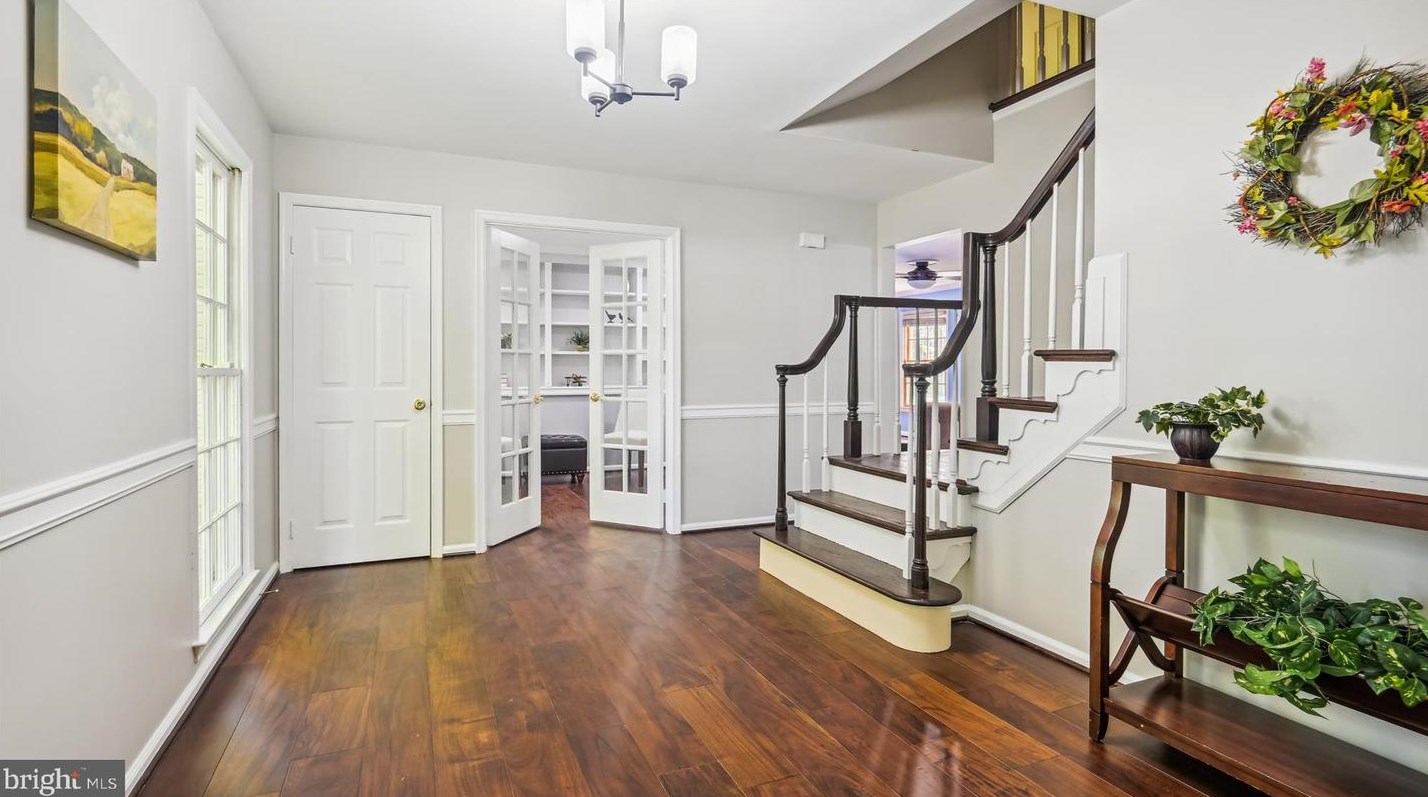 115 Hamilton Rd, Dulles, VA 20165-5610