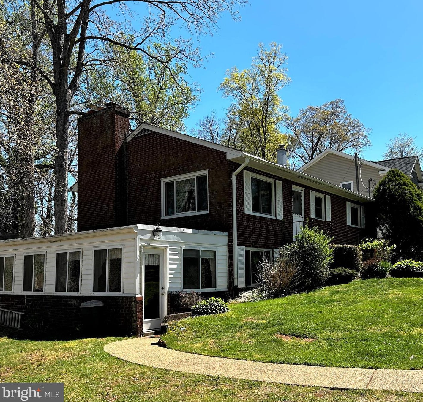 20356 White Oak Dr, Dulles, VA 20165-2542
