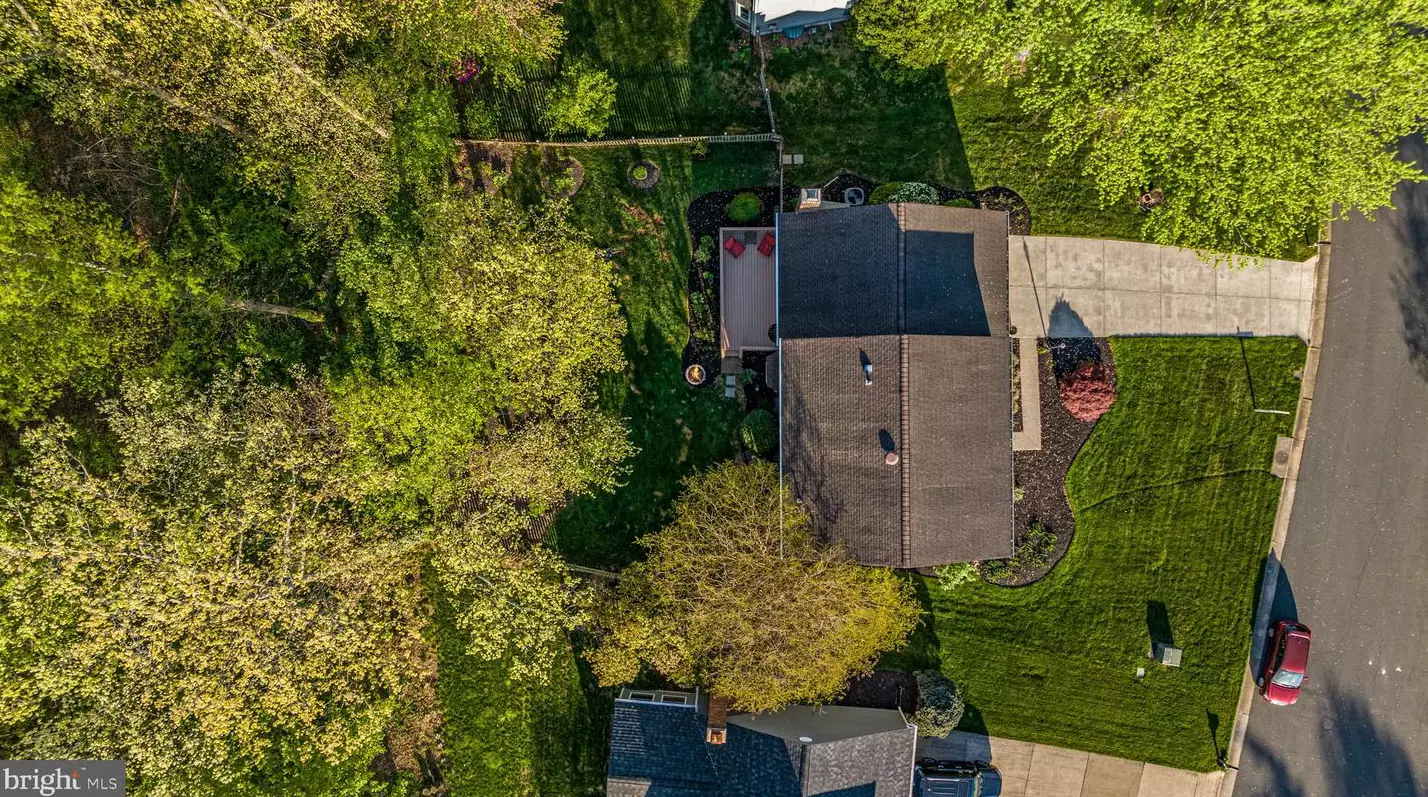 6 Crisswell Ct, Dulles VA exterior